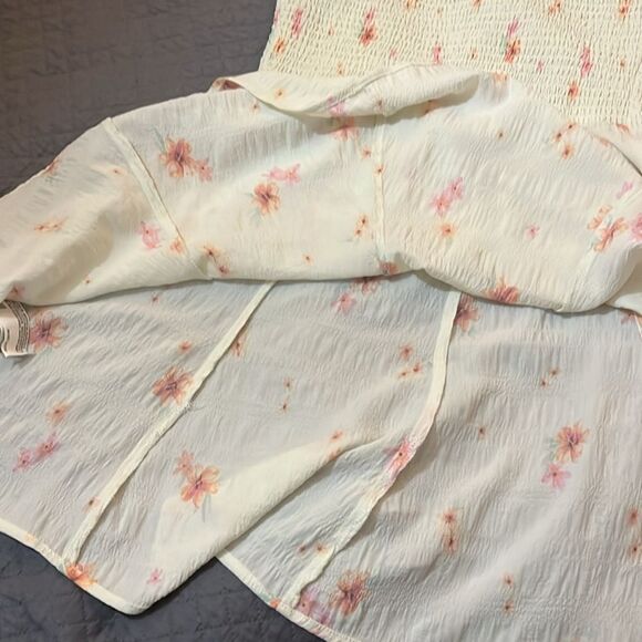 Forever 21 Spring Floral Statement Sleeve Flowy Top - Picture 11 of 13